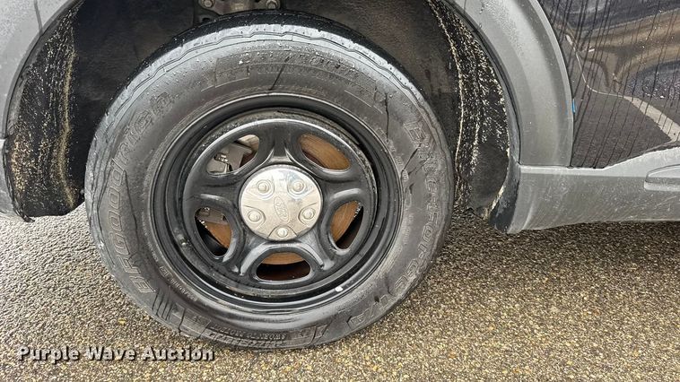 image for item FB0921 2021 Ford Explorer Police SUV