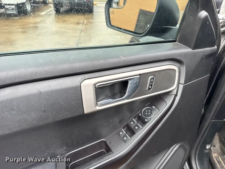 image for item FB0927 2020 Ford Explorer Police SUV