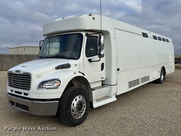 image for item FB0939 2008 Freightliner Business class M2 shuttle bus