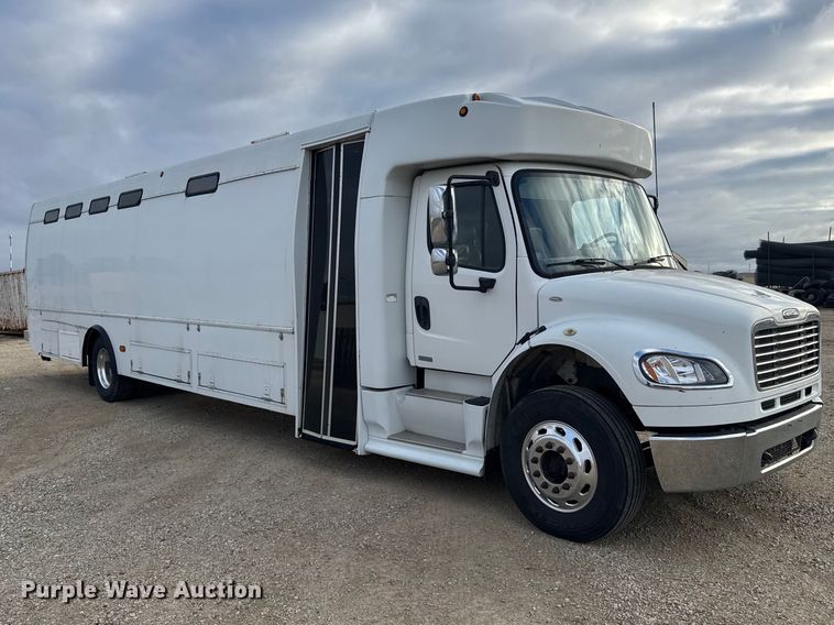 image for item FB0939 2008 Freightliner Business class M2 shuttle bus