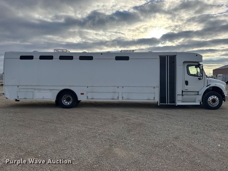 image for item FB0939 2008 Freightliner Business class M2 shuttle bus