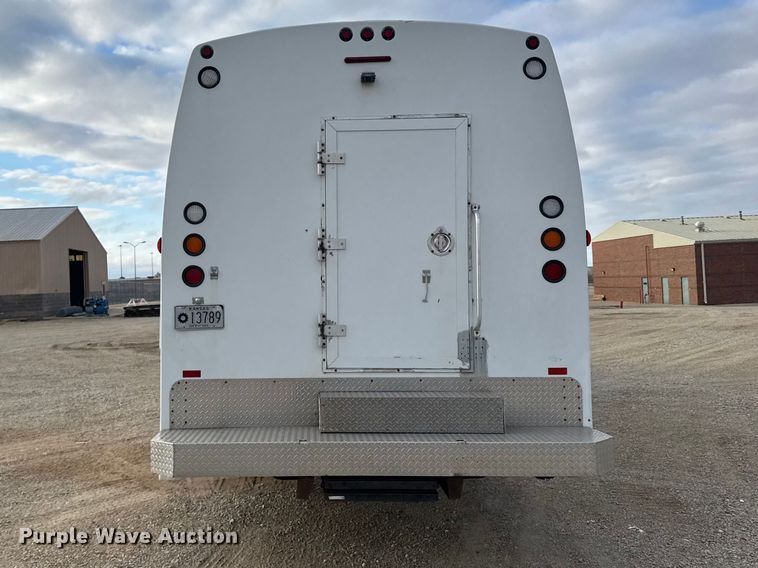 image for item FB0939 2008 Freightliner Business class M2 shuttle bus