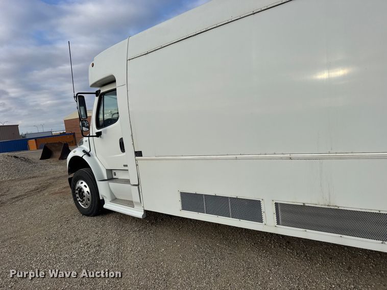 image for item FB0939 2008 Freightliner Business class M2 shuttle bus