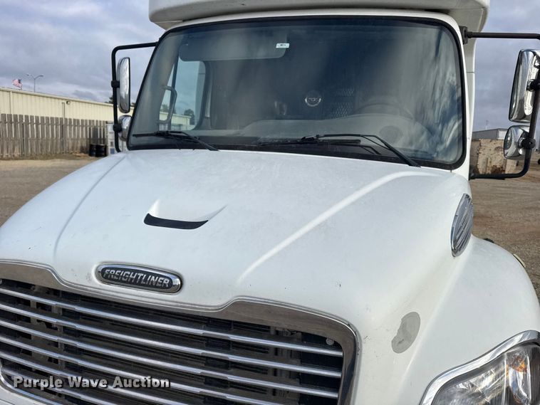 image for item FB0939 2008 Freightliner Business class M2 shuttle bus