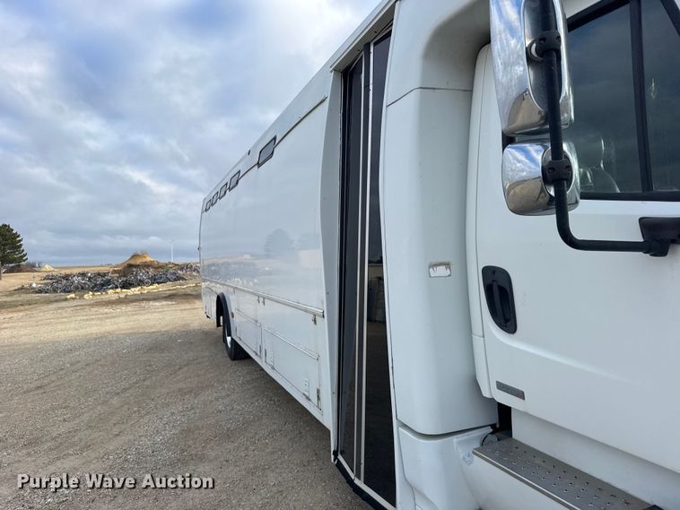 image for item FB0939 2008 Freightliner Business class M2 shuttle bus