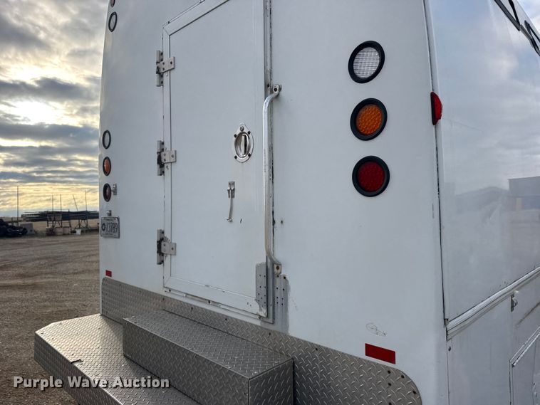 image for item FB0939 2008 Freightliner Business class M2 shuttle bus