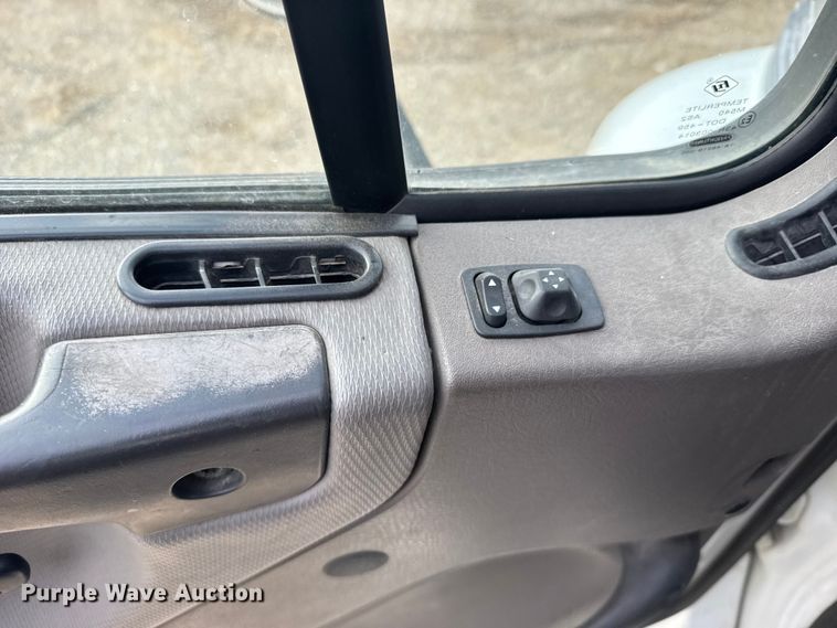 image for item FB0939 2008 Freightliner Business class M2 shuttle bus