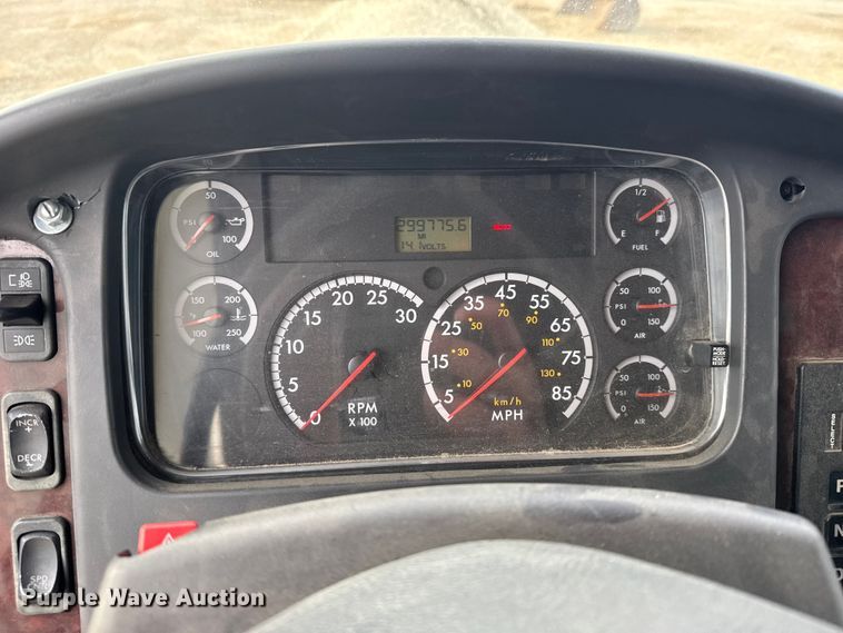 image for item FB0939 2008 Freightliner Business class M2 shuttle bus