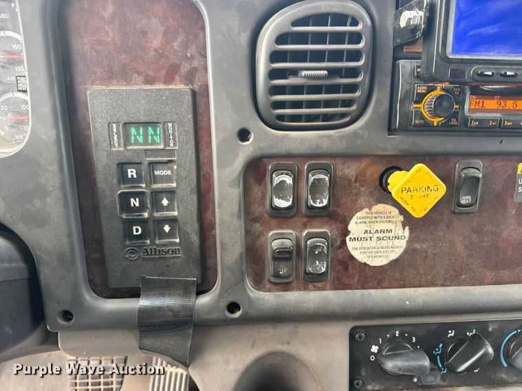 image for item FB0939 2008 Freightliner Business class M2 shuttle bus