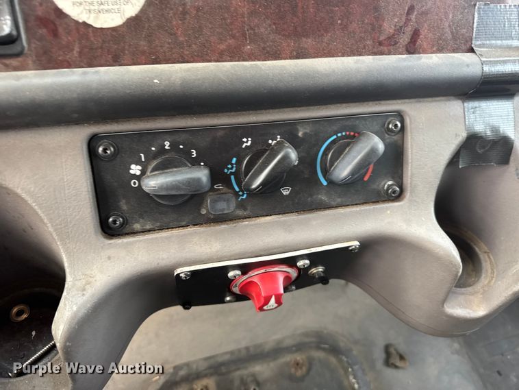 image for item FB0939 2008 Freightliner Business class M2 shuttle bus