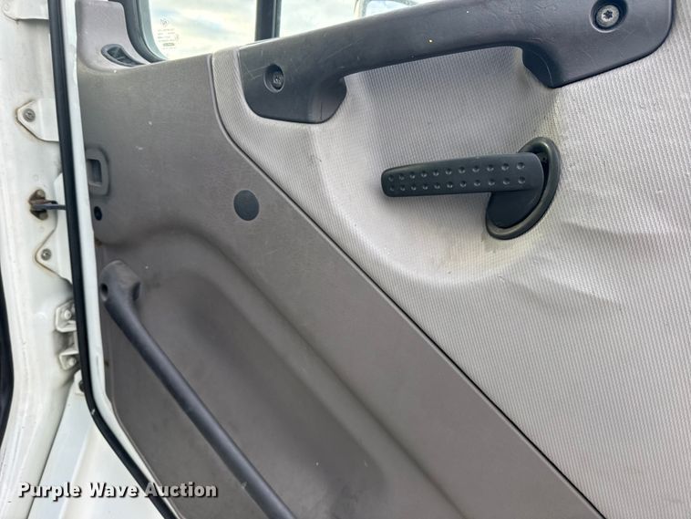 image for item FB0939 2008 Freightliner Business class M2 shuttle bus