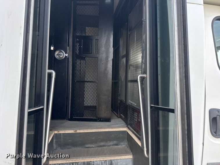 image for item FB0939 2008 Freightliner Business class M2 shuttle bus