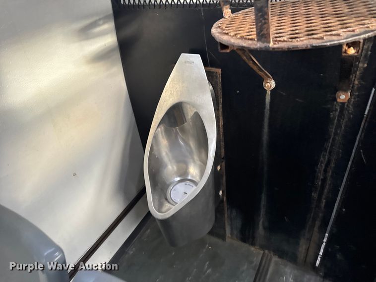 image for item FB0939 2008 Freightliner Business class M2 shuttle bus