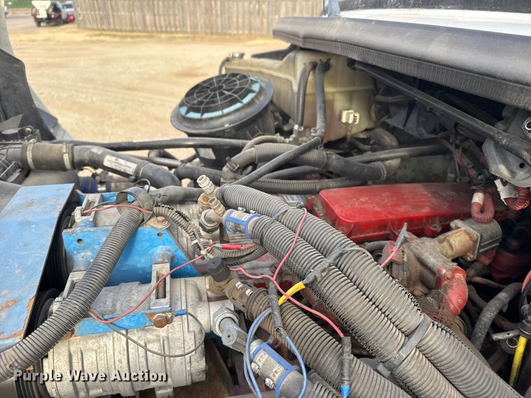 image for item FB0939 2008 Freightliner Business class M2 shuttle bus