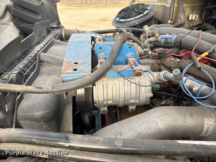 image for item FB0939 2008 Freightliner Business class M2 shuttle bus