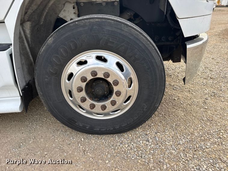 image for item FB0939 2008 Freightliner Business class M2 shuttle bus