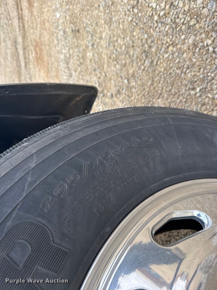 image for item FB0939 2008 Freightliner Business class M2 shuttle bus