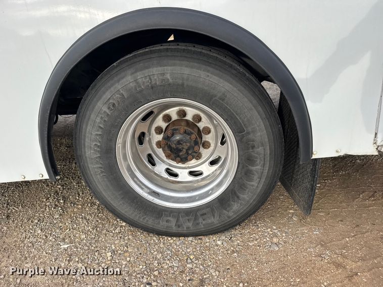 image for item FB0939 2008 Freightliner Business class M2 shuttle bus