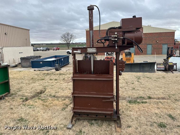 image for item FB0941 Consolidated 514 cardboard baler