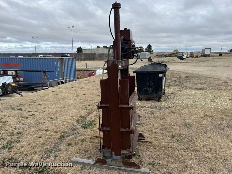 image for item FB0941 Consolidated 514 cardboard baler