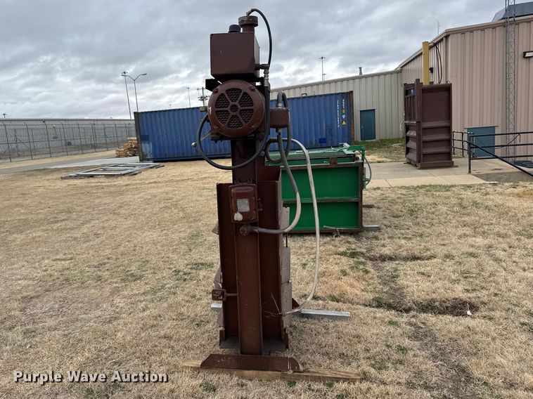 image for item FB0941 Consolidated 514 cardboard baler