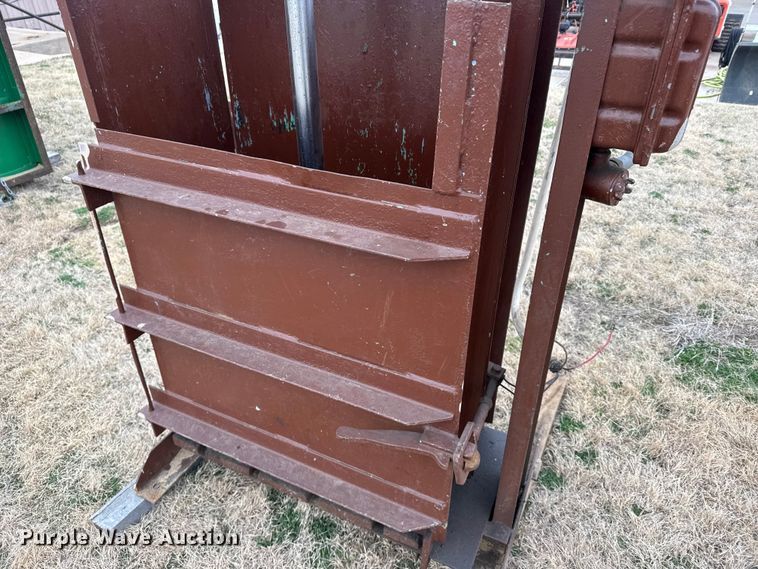 image for item FB0941 Consolidated 514 cardboard baler