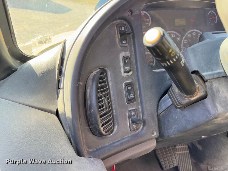 image for item FB3135 2008 Freightliner B2 school bus