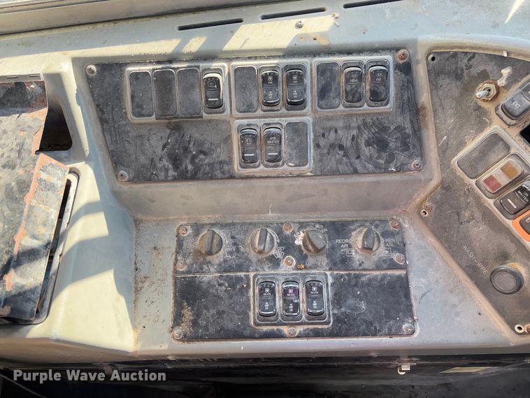 image for item FB3136 2001 Chevrolet Blue Bird school bus