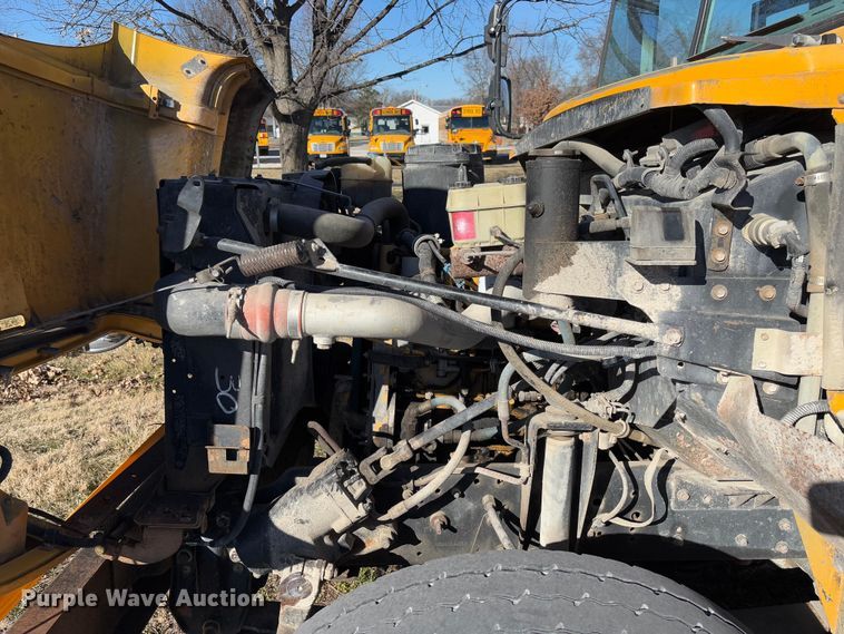 image for item FB3136 2001 Chevrolet Blue Bird school bus