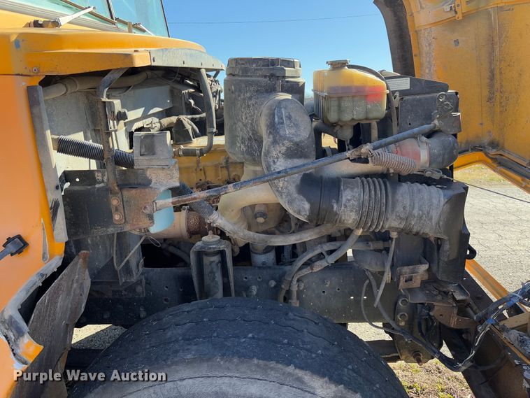 image for item FB3136 2001 Chevrolet Blue Bird school bus