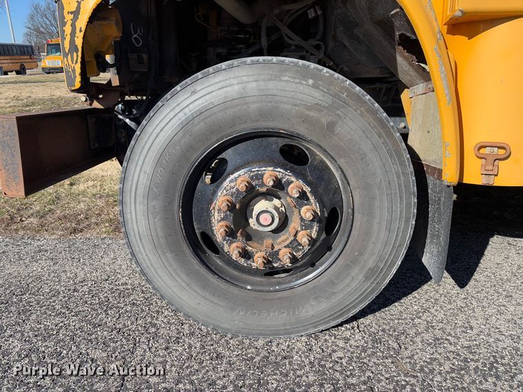 image for item FB3136 2001 Chevrolet Blue Bird school bus