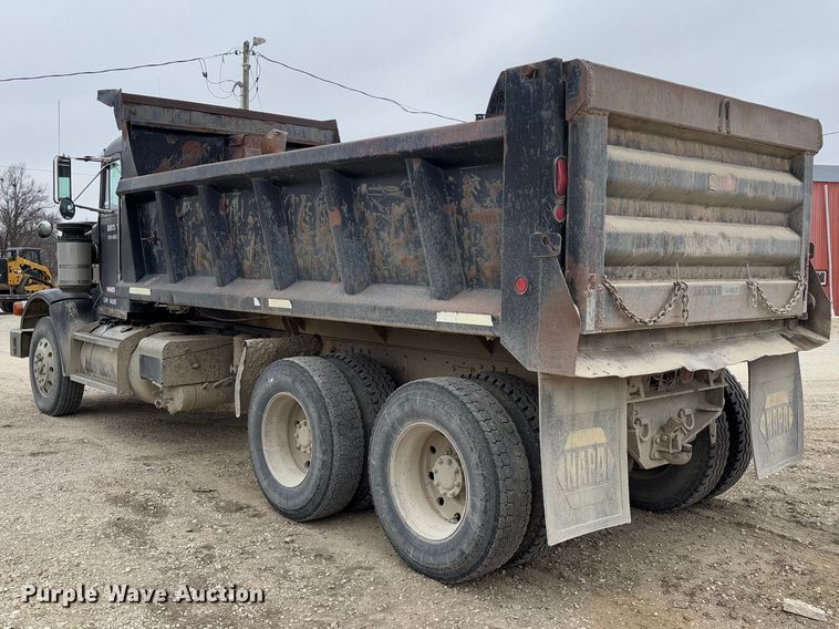 image for item FB3150 1989 Peterbilt 378 dump truck