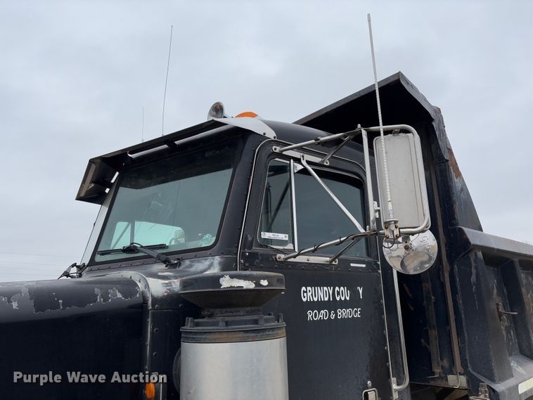 image for item FB3150 1989 Peterbilt 378 dump truck