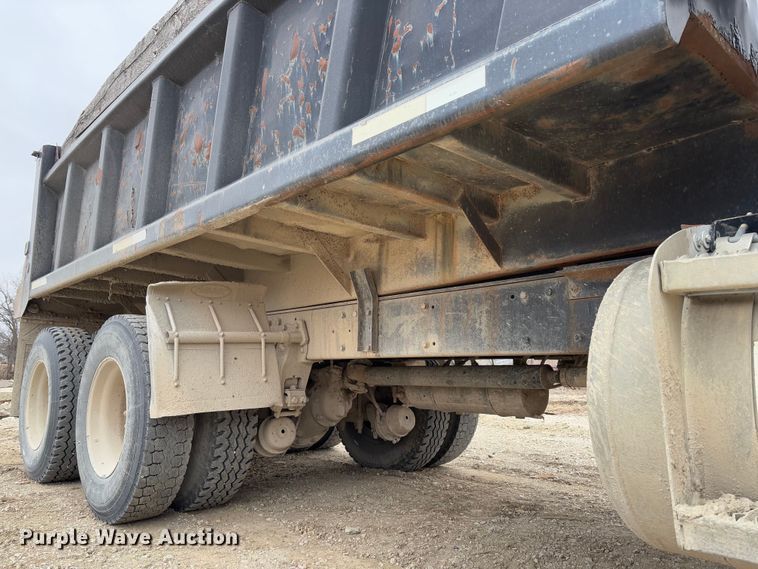 image for item FB3150 1989 Peterbilt 378 dump truck