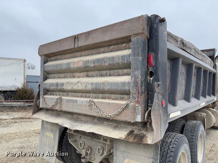 image for item FB3150 1989 Peterbilt 378 dump truck