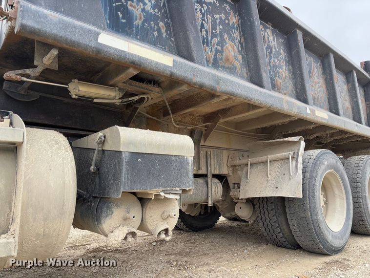 image for item FB3150 1989 Peterbilt 378 dump truck