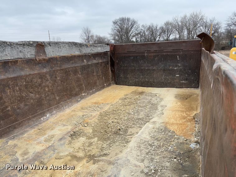 image for item FB3150 1989 Peterbilt 378 dump truck