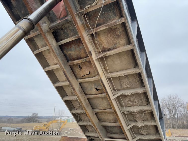 image for item FB3150 1989 Peterbilt 378 dump truck