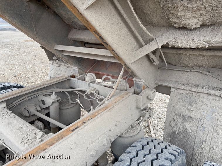 image for item FB3150 1989 Peterbilt 378 dump truck