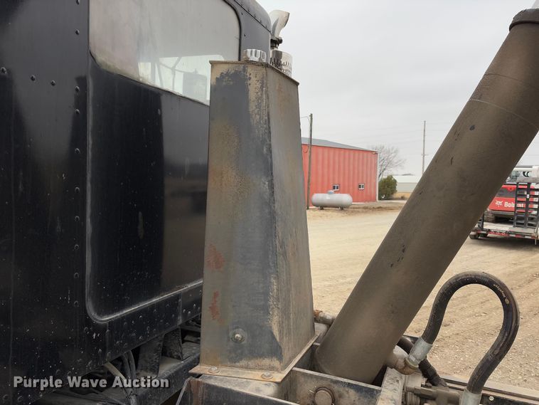 image for item FB3150 1989 Peterbilt 378 dump truck