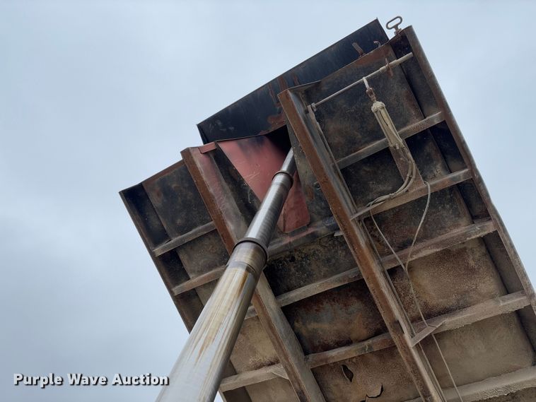 image for item FB3150 1989 Peterbilt 378 dump truck