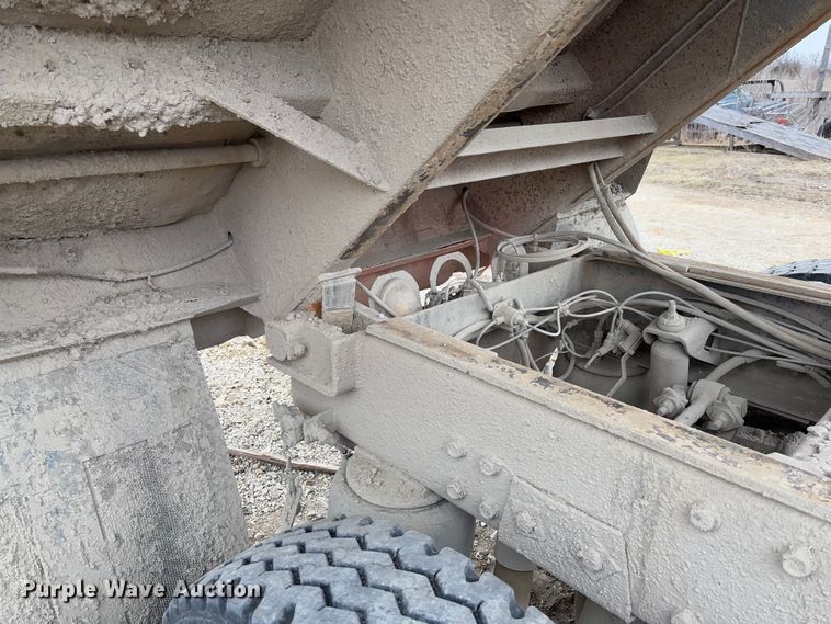 image for item FB3150 1989 Peterbilt 378 dump truck