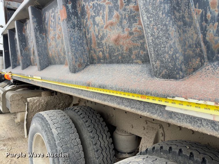 image for item FB3150 1989 Peterbilt 378 dump truck