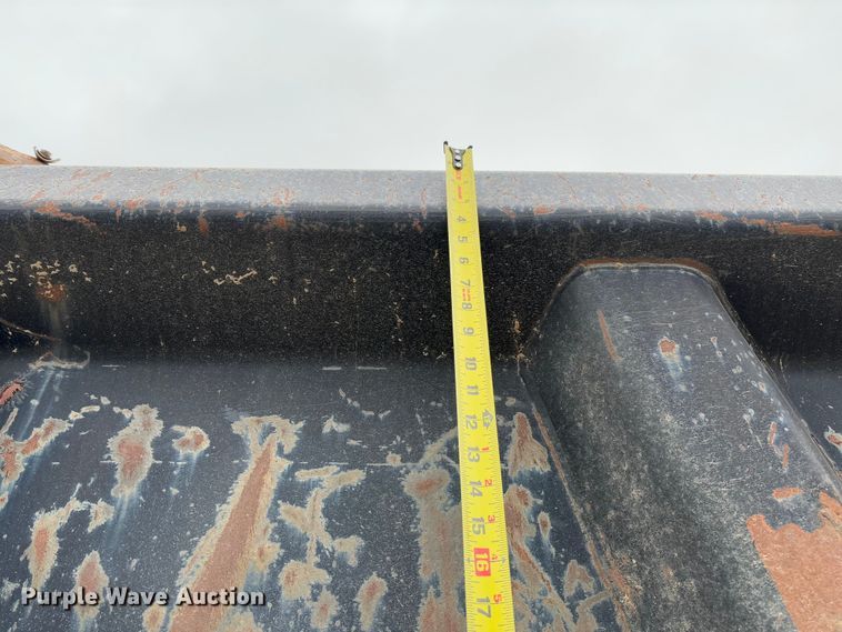 image for item FB3150 1989 Peterbilt 378 dump truck