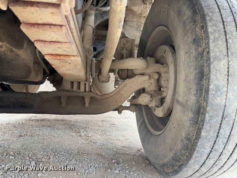 image for item FB3150 1989 Peterbilt 378 dump truck