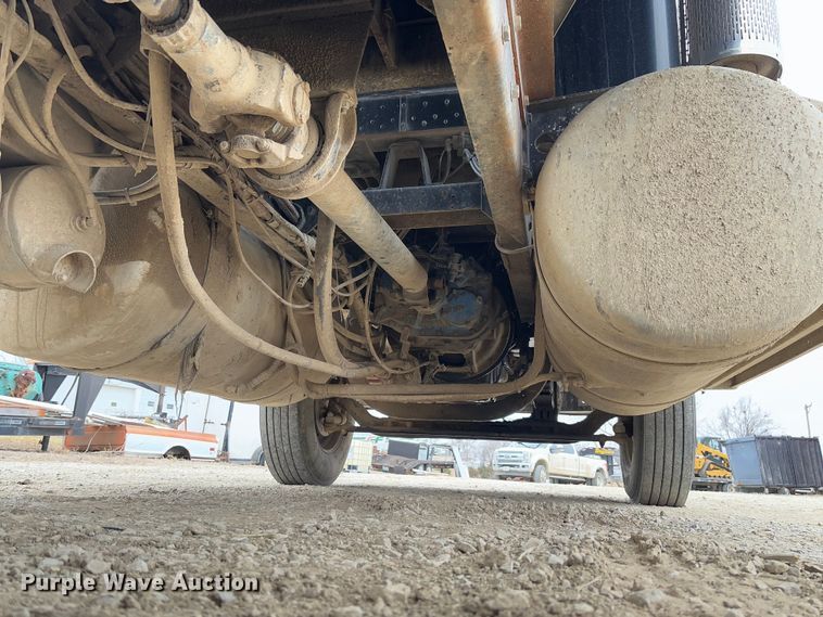 image for item FB3150 1989 Peterbilt 378 dump truck