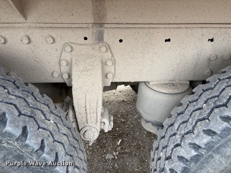 image for item FB3150 1989 Peterbilt 378 dump truck