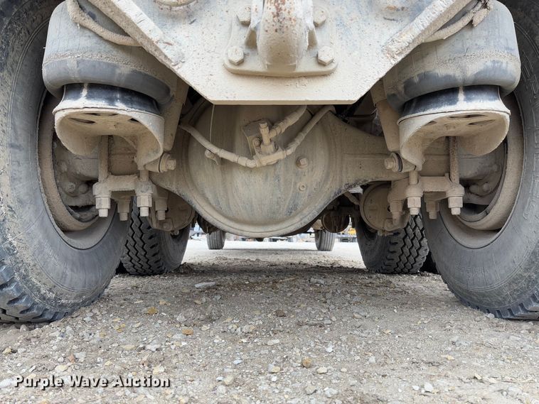 image for item FB3150 1989 Peterbilt 378 dump truck