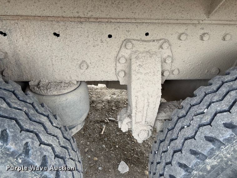 image for item FB3150 1989 Peterbilt 378 dump truck