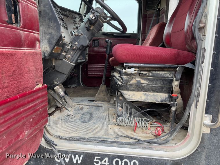 image for item FB3150 1989 Peterbilt 378 dump truck